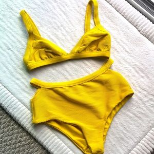 Billabong mid waisted two piece